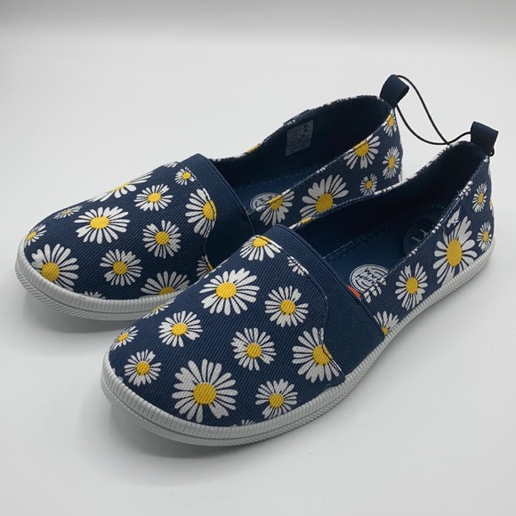 Rocket Dog Shoes - Rocket Dog Daisy Print Slip On Sneakers Size 7